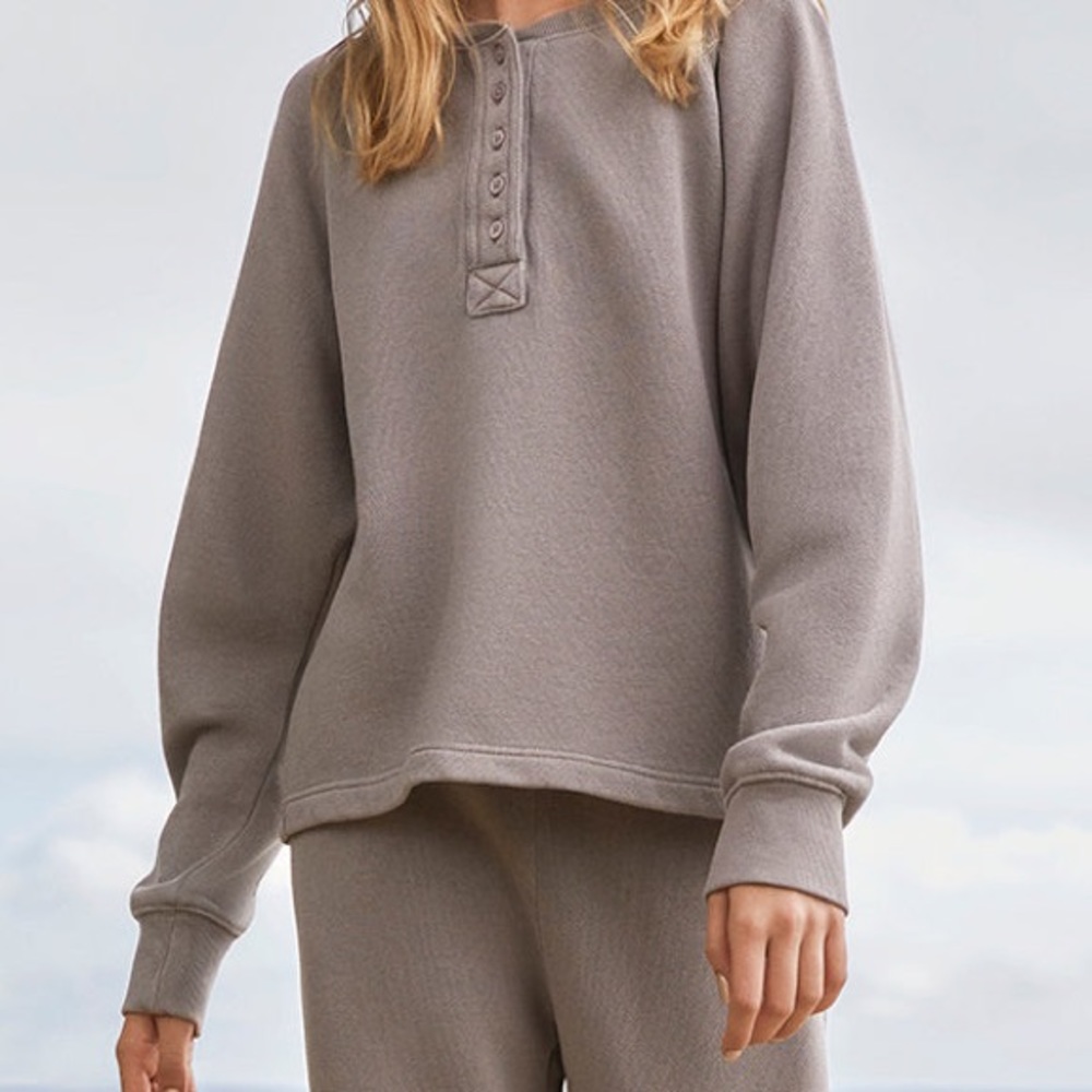 NWT Barefoot Dreams Pullover - Picture 5 of 5